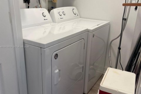 Copropriété à vendre à Aventura, Floride: 2 chambres, 124.77 m2 № 2010481 - photo 16