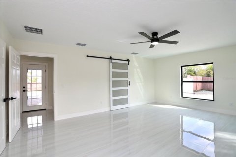 House in Maitland, Florida 5 bedrooms, 263.47 sq.m. № 2114503 - photo 28