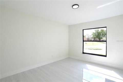 House in Maitland, Florida 5 bedrooms, 263.47 sq.m. № 2114503 - photo 22