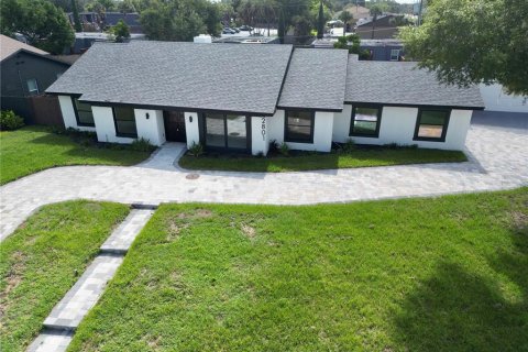 Casa en Maitland, Florida 5 dormitorios, 263.47 m2 № 2114503