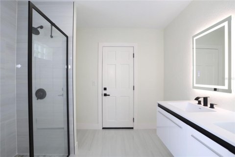 House in Maitland, Florida 5 bedrooms, 263.47 sq.m. № 2114503 - photo 30