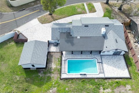 House in Maitland, Florida 5 bedrooms, 263.47 sq.m. № 2114503 - photo 8