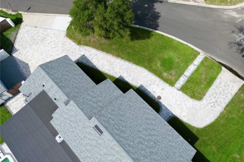House in Maitland, Florida 5 bedrooms, 263.47 sq.m. № 2114503 - photo 3
