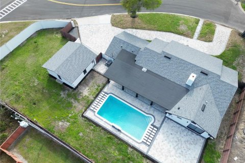 House in Maitland, Florida 5 bedrooms, 263.47 sq.m. № 2114503 - photo 6