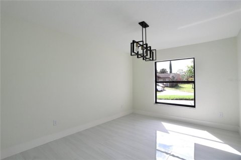House in Maitland, Florida 5 bedrooms, 263.47 sq.m. № 2114503 - photo 16