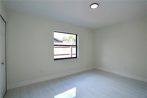 House in Maitland, Florida 5 bedrooms, 263.47 sq.m. № 2114503 - photo 25