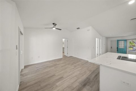 Condo in Venice, Florida, 2 bedrooms  № 1529755 - photo 16