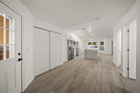 Condo in Venice, Florida, 2 bedrooms  № 1529755 - photo 6