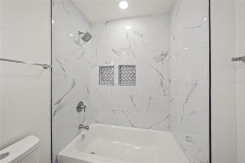 Condo in Venice, Florida, 2 bedrooms  № 1529755 - photo 30