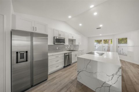 Condo in Venice, Florida, 2 bedrooms  № 1529755 - photo 10