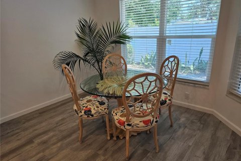 Condo in Venice, Florida, 2 bedrooms  № 1529755 - photo 14