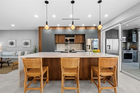 House in Weston, Florida 5 bedrooms, 248.23 sq.m. № 2011389 - photo 13