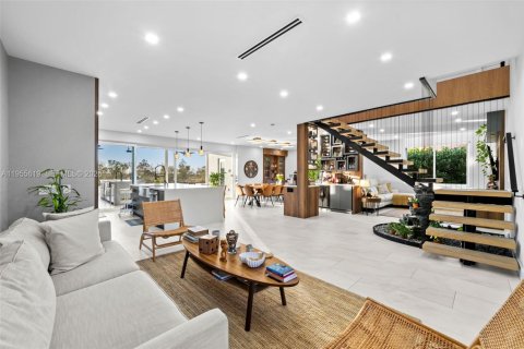 House in Weston, Florida 5 bedrooms, 248.23 sq.m. № 2011389 - photo 6