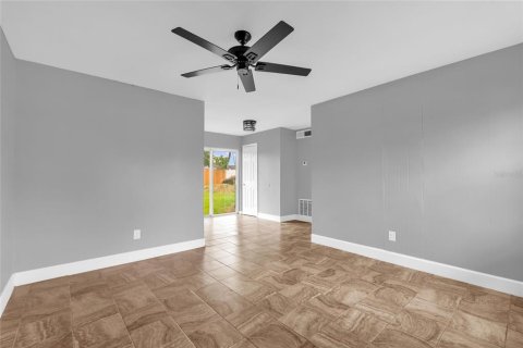 House in Orlando, Florida 3 bedrooms, 84.17 sq.m. № 1802314 - photo 17