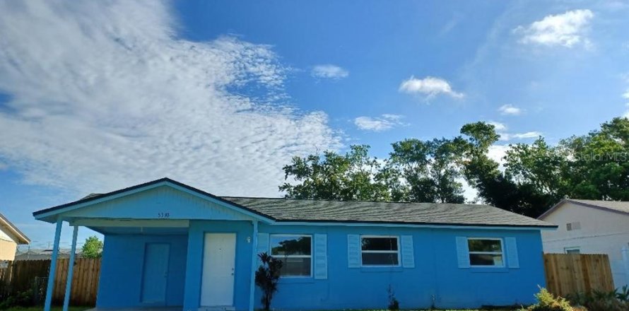 House in Orlando, Florida 3 bedrooms, 84.17 sq.m. № 1802314