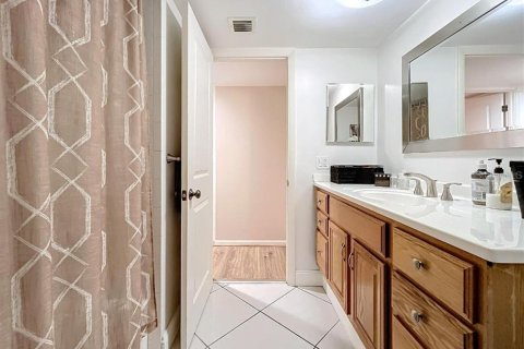 Copropriété à vendre à Largo, Floride: 2 chambres, 135.64 m2 № 1746422 - photo 5