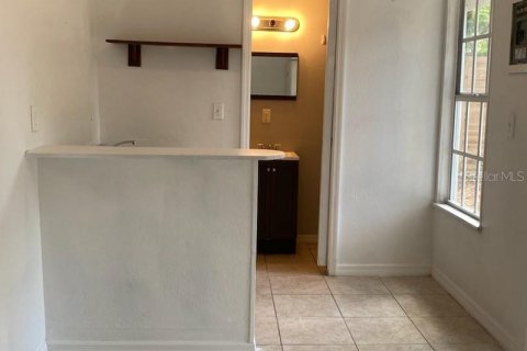 House in Tampa, Florida 2 bedrooms, 75.44 sq.m. № 1803712 - photo 12