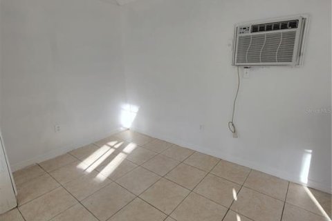 House in Tampa, Florida 2 bedrooms, 75.44 sq.m. № 1803712 - photo 8