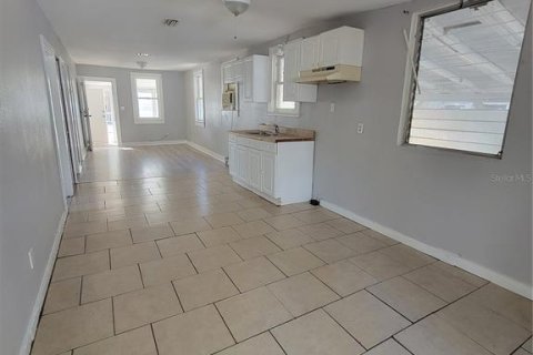 House in Tampa, Florida 2 bedrooms, 75.44 sq.m. № 1803712 - photo 7