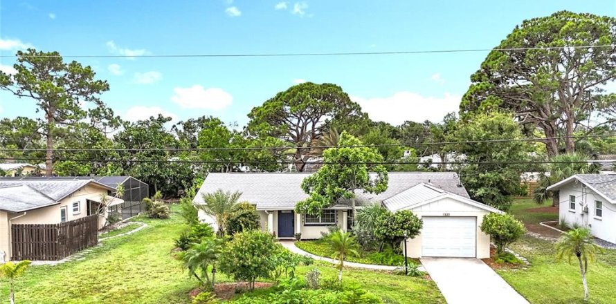 House in Bradenton, Florida 2 bedrooms, 118.73 sq.m. № 1813092