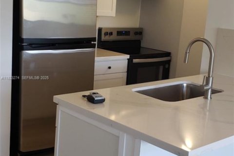 Copropriété à louer à Coral Springs, Floride: 44.13 m2 № 2079065 - photo 2