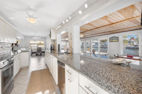 Купить виллу или дом в Ки-Ларго, Флорида 3 спальни, 171.03м2, № 1997584 - фото 30