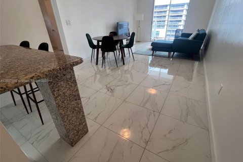 Copropriété à louer à Miami, Floride: 2 chambres, 86.4 m2 № 1981815 - photo 1