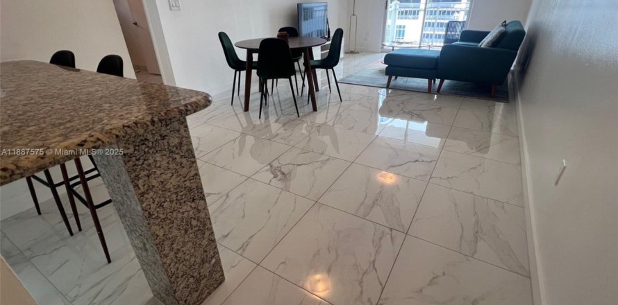 Condo à Miami, Floride, 2 chambres  № 1981815