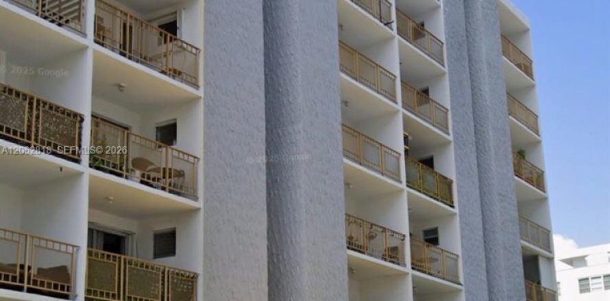 Condo in Miami Beach, Florida, 1 bedroom № 2265912