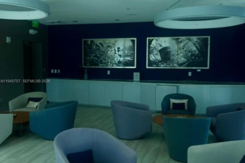 Condo in Miami, Florida, 1 bedroom  № 2002062 - photo 16