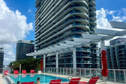 Condo in Miami, Florida, 1 bedroom  № 2002062 - photo 9
