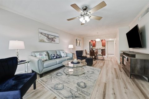 Condo in Boca Raton, Florida, 2 bedrooms № 2081909 - photo 10