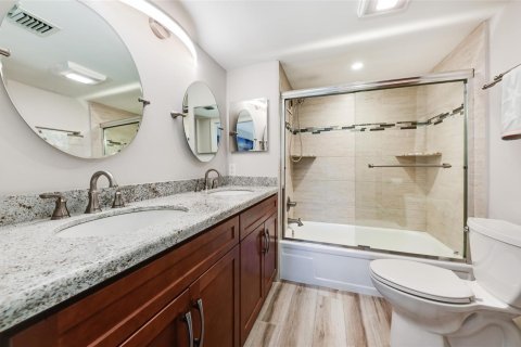 Condo in Boca Raton, Florida, 2 bedrooms № 2081909 - photo 12
