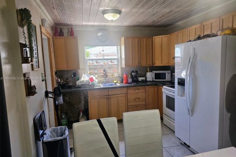 House in Hollywood, Florida 1 bedroom, 186.36 sq.m. № 1953276 - photo 3