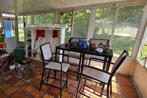 House in Hollywood, Florida 1 bedroom, 186.36 sq.m. № 1953276 - photo 6