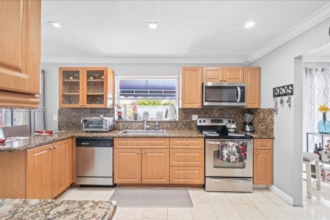 Купить виллу или дом в Майами, Флорида 4 спальни, 186.27м2, № 2003310 - фото 25