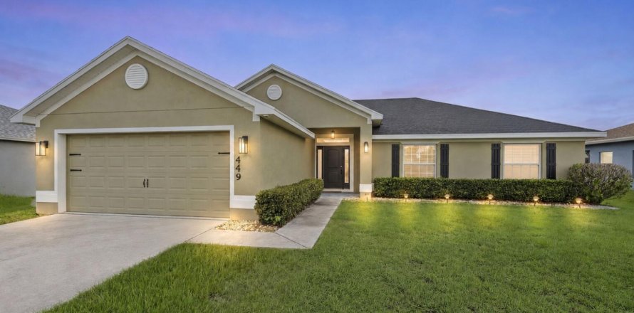 Casa en Port St. Lucie, Florida 4 dormitorios, 166.11 m2 № 2078384