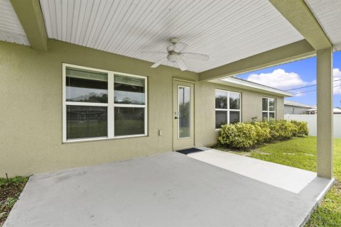 Casa en venta en Port St. Lucie, Florida, 4 dormitorios, 166.11 m2 № 2078384 - foto 25