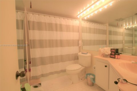 Condominio en alquiler en West Palm Beach, Florida, 2 dormitorios, 110.93 m2 № 1976094 - foto 15