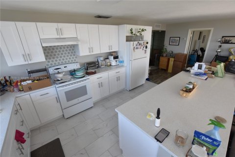 Condominio en alquiler en West Palm Beach, Florida, 2 dormitorios, 110.93 m2 № 1976094 - foto 10