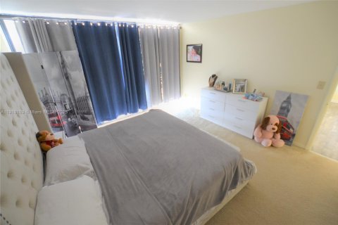 Condominio en alquiler en West Palm Beach, Florida, 2 dormitorios, 110.93 m2 № 1976094 - foto 11