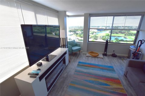 Condominio en alquiler en West Palm Beach, Florida, 2 dormitorios, 110.93 m2 № 1976094 - foto 27