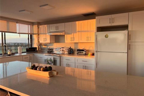 Condominio en alquiler en West Palm Beach, Florida, 2 dormitorios, 110.93 m2 № 1976094 - foto 24