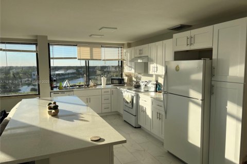 Condominio en alquiler en West Palm Beach, Florida, 2 dormitorios, 110.93 m2 № 1976094 - foto 6