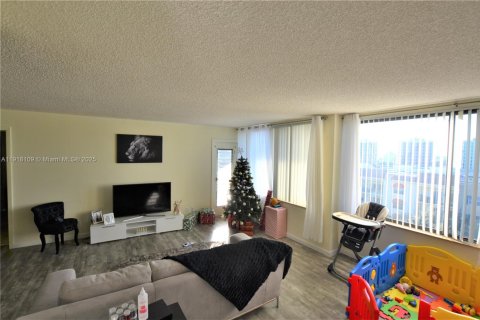 Condominio en alquiler en West Palm Beach, Florida, 2 dormitorios, 110.93 m2 № 1976094 - foto 12