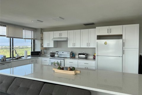 Condominio en alquiler en West Palm Beach, Florida, 2 dormitorios, 110.93 m2 № 1976094 - foto 7