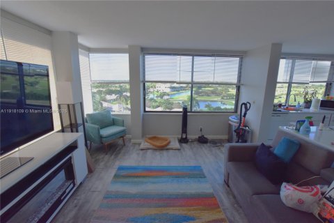 Condominio en alquiler en West Palm Beach, Florida, 2 dormitorios, 110.93 m2 № 1976094 - foto 4
