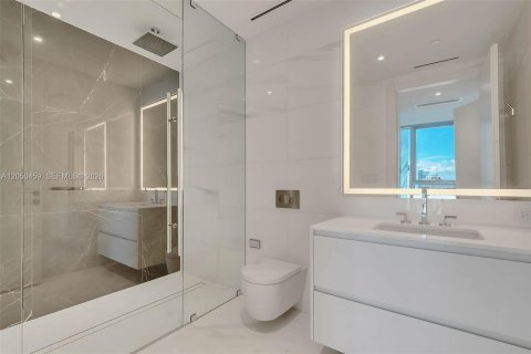 Condo in Miami, Florida, 1 bedroom  № 2251137 - photo 22
