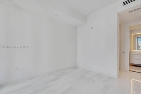 Condo in Miami, Florida, 1 bedroom  № 2251137 - photo 21