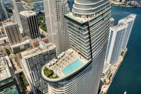 Condo in Miami, Florida, 1 bedroom  № 2251137 - photo 25